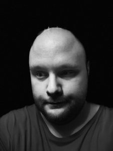 her ser du et billede af DJ Sascha